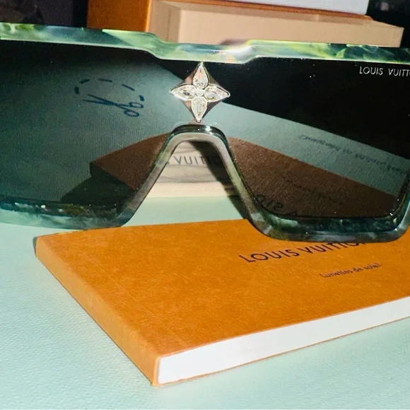 Louis Vuitton | Accessories | Louis Vuitton Green Sunglasses  display picture 2